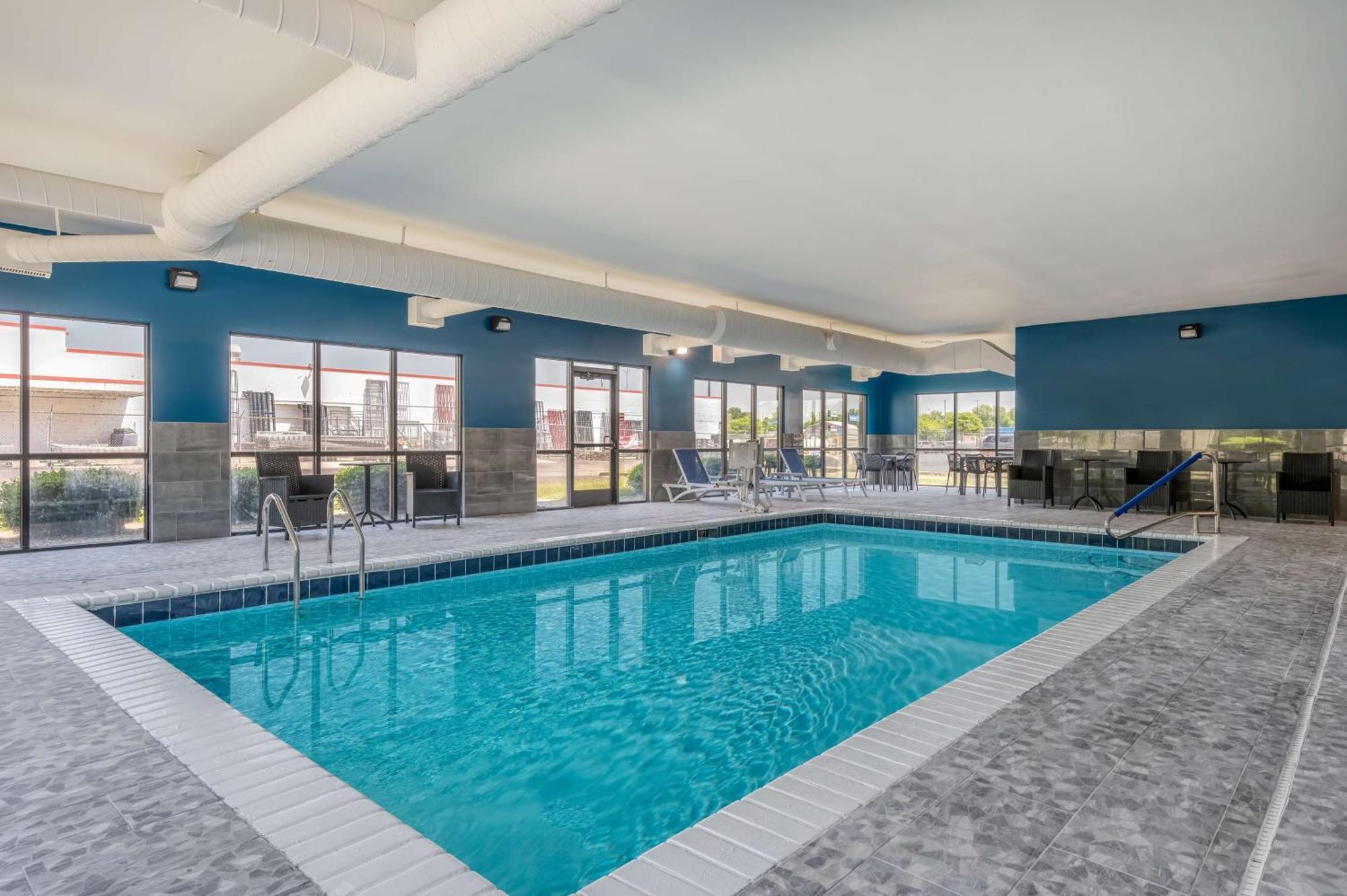 Hampton Inn New Philadelphia Ngoại thất bức ảnh